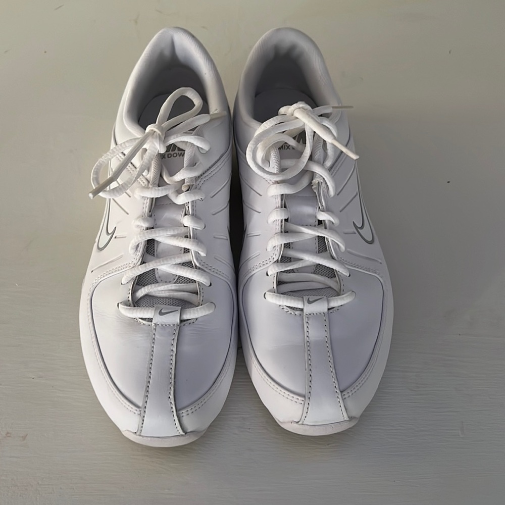Nike air cheer shoes like new!